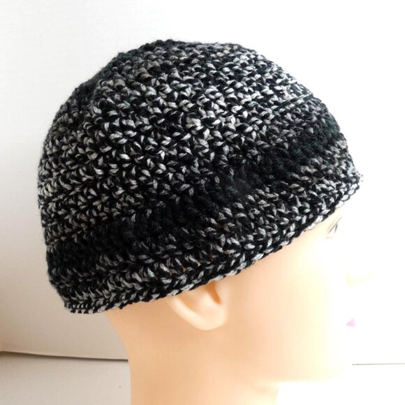 Handmade Crochet Stripe Beanie OS Spring Cap Black and White Warm Hat Hand Knit - Picture 2 of 5
